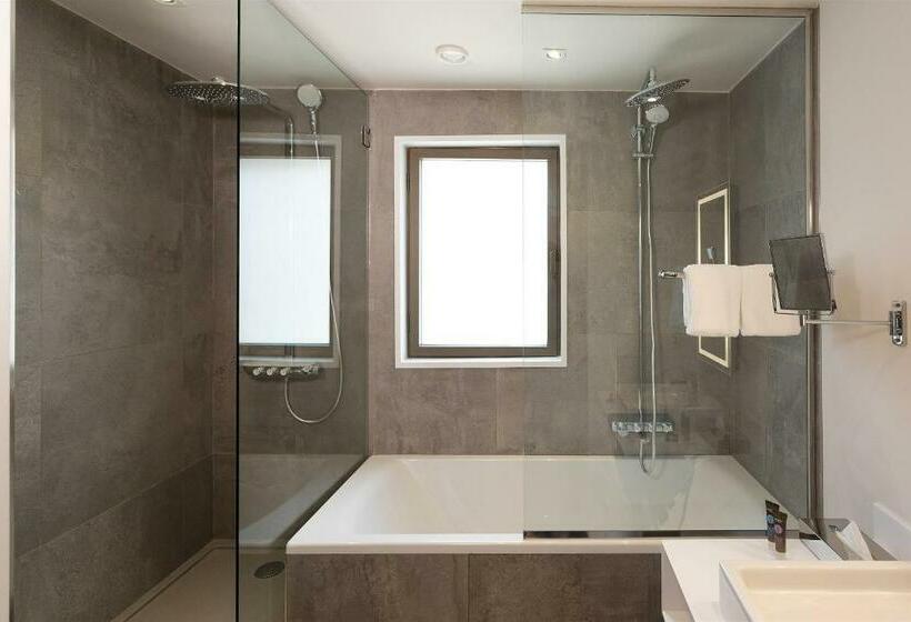 سوییت جونیور, Novotel Tunis Lac