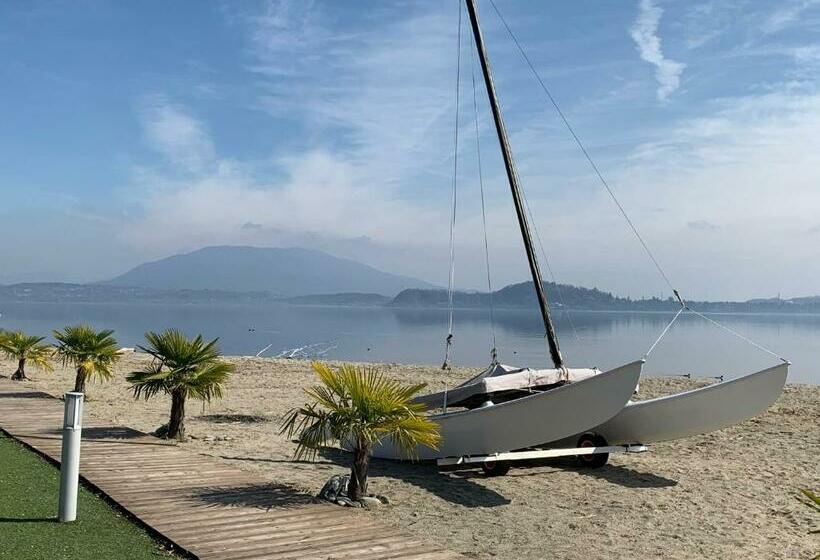 اتاق استاندارد با چشم‌انداز باغ, Casabella Lago Maggiore