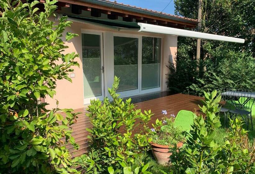 اتاق استاندارد با چشم‌انداز باغ, Casabella Lago Maggiore