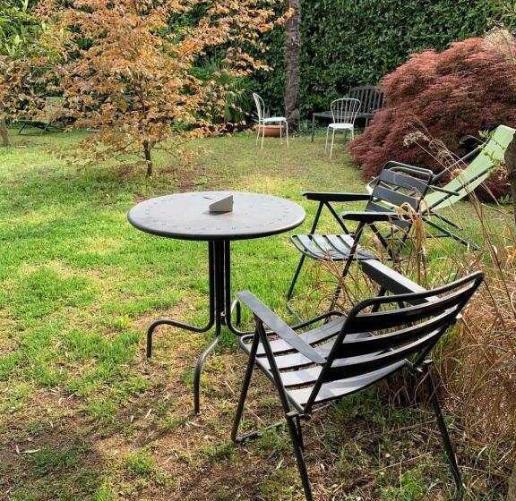 اتاق استاندارد با چشم‌انداز باغ, Casabella Lago Maggiore