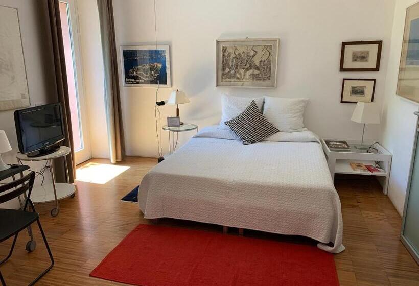 استودیوی استاندارد, Casabella Lago Maggiore