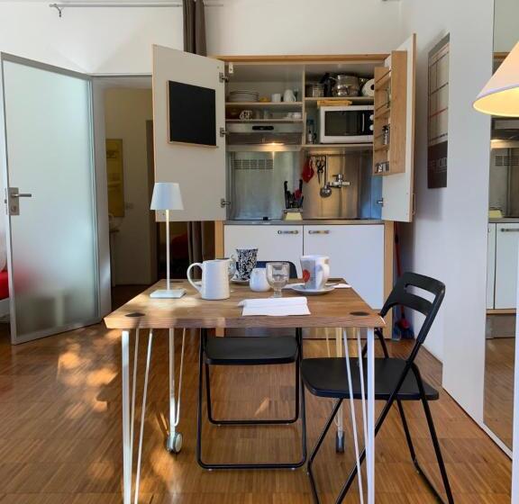 استودیوی استاندارد, Casabella Lago Maggiore