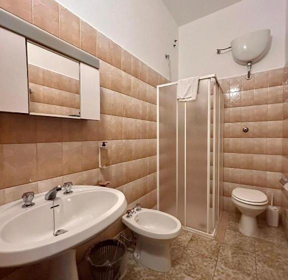 اتاق استاندارد, Ostello E Camere Private Prima Luce Foresteria