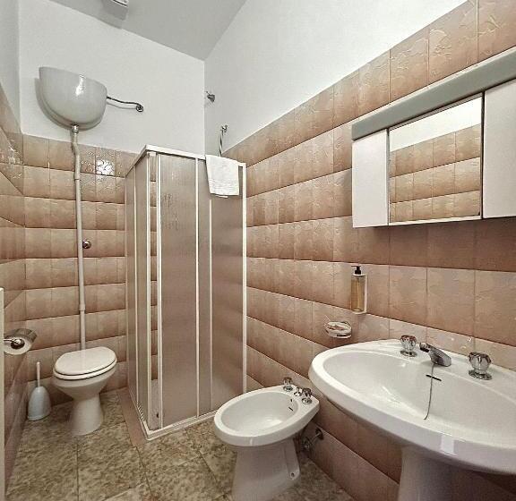 اتاق استاندارد چهار تخته, Ostello E Camere Private Prima Luce Foresteria
