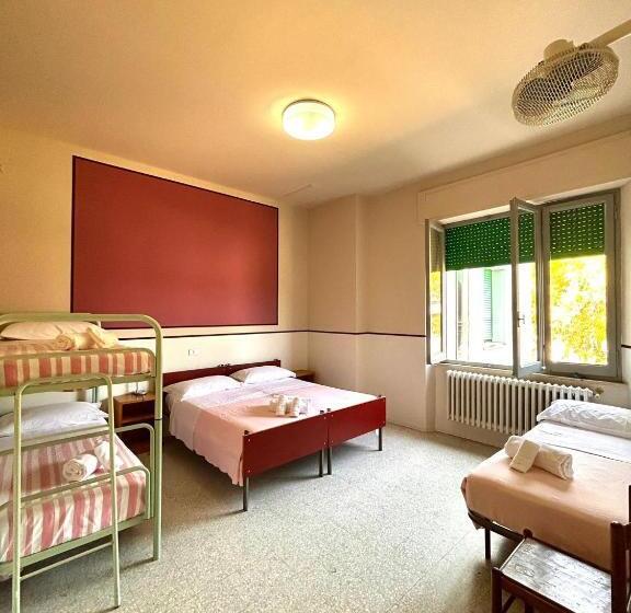 اتاق استاندارد چهار تخته, Ostello E Camere Private Prima Luce Foresteria