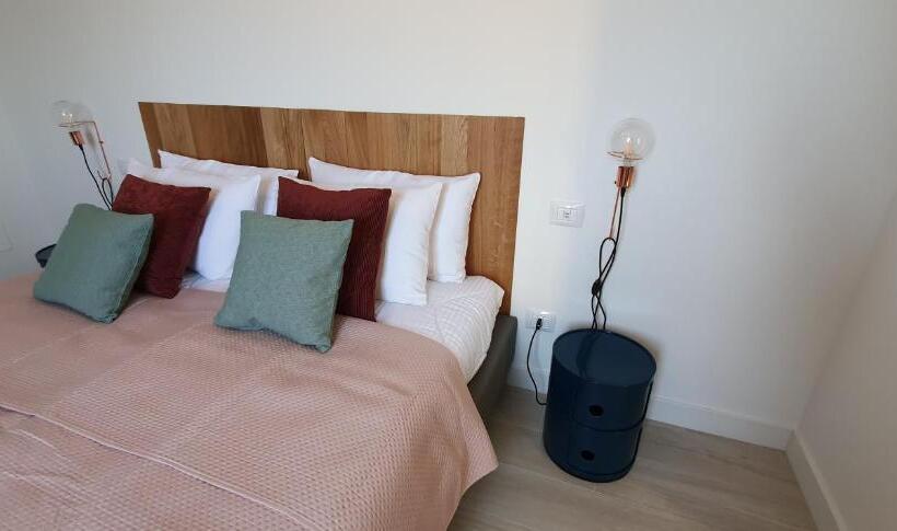 Люкс Вид на Бассейн, Villa Morro Suites