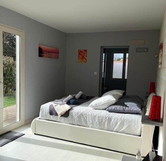 带大床的豪华间, Chambres D Hôtes Villa Anani Cosson Alex