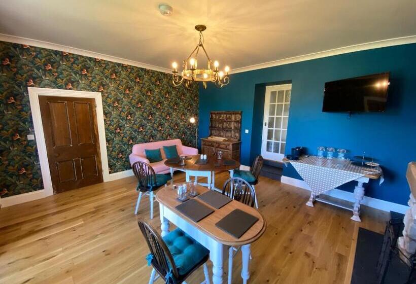 Семейный Номер, East Llanteg Guest House