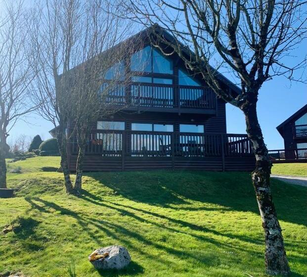 Дом 2 Спальни, Hot Tub Lodge At Retallack Resort With 2