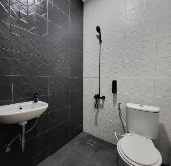 استودیوی استاندارد, Grand Plaza Boutique