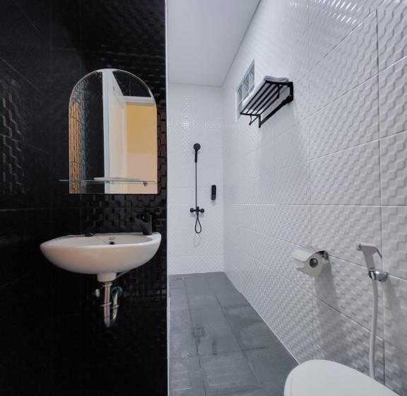 استودیوی استاندارد, Grand Plaza Boutique