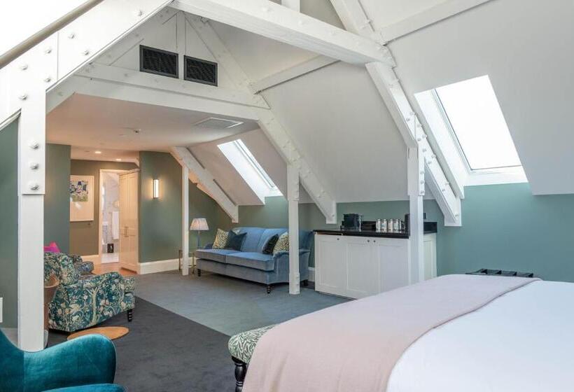 חדר מלכותי, The Observatory Hotel Christchurch