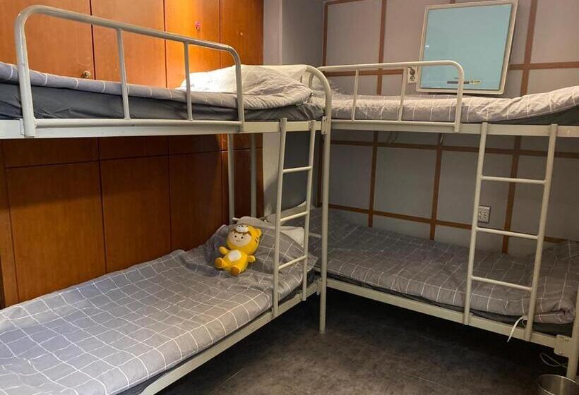 Economy Quadruple Room, Dalgona Guesthouse