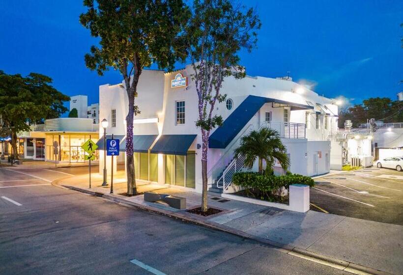 스탠다드 스튜디오, Sunset Inn South Miami
