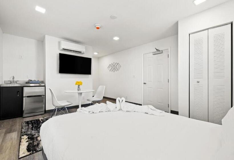 标准工作室, Sunset Inn South Miami