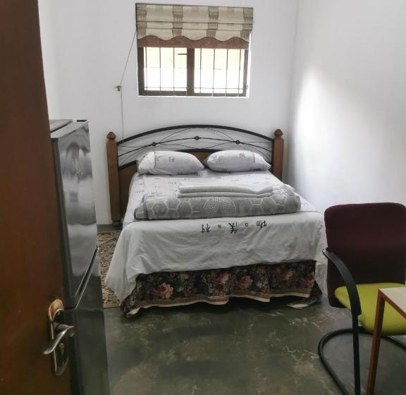 غرفة قياسية فردية, White House Guesthouse 29kew