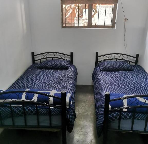 غرفة قياسية, White House Guesthouse 29kew