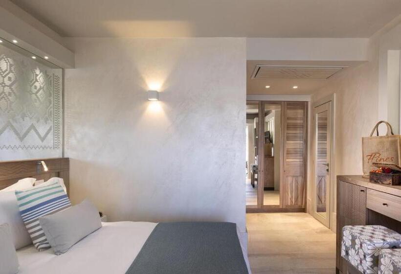 جناح جونيور مطلّ علي البحر, 7pines Resort Sardinia   A Destination By Hyatt