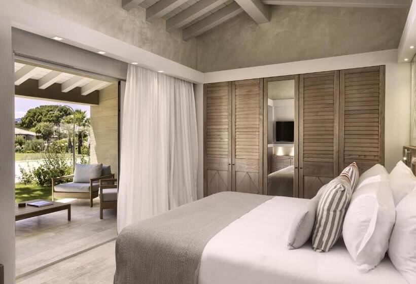 Suite with lake view, 7pines Resort Sardinia   A Destination By Hyatt