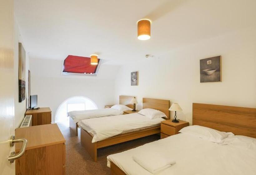 Апартаменты 3 Спальни, Greenhead Hostel