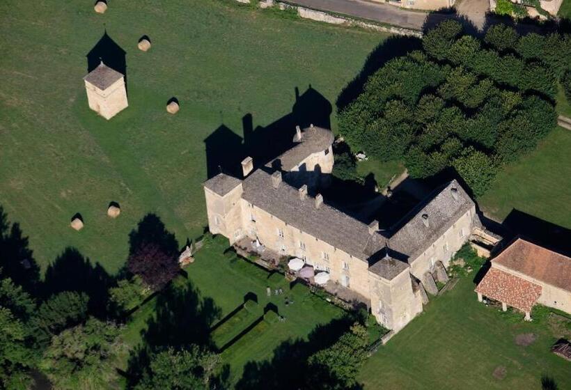 Suíte Familiar, Château D Ozenay