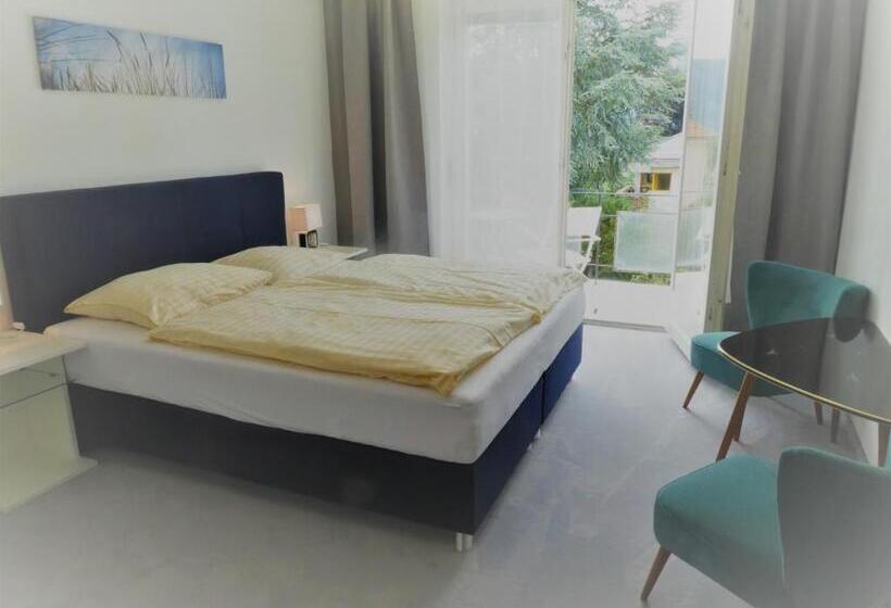 غرفة قياسية مزوَّدة بشُرفة, Villa Rauter