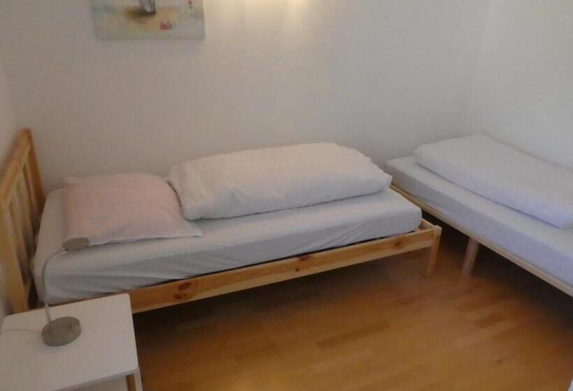 شقة غرفتين, Villa Rauter