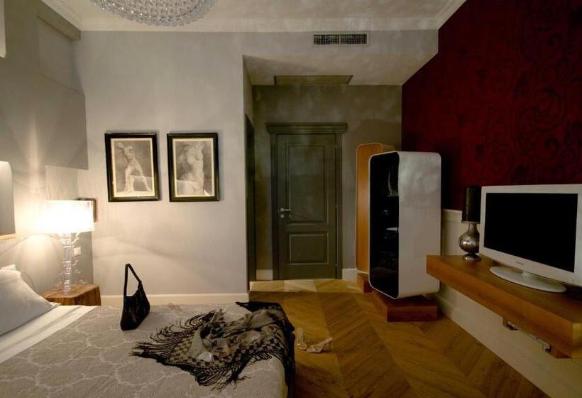 Номер Superior с Балконом, Casadodici Boutique