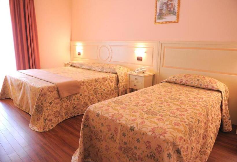 اتاق استاندارد سه نفره, Plazza