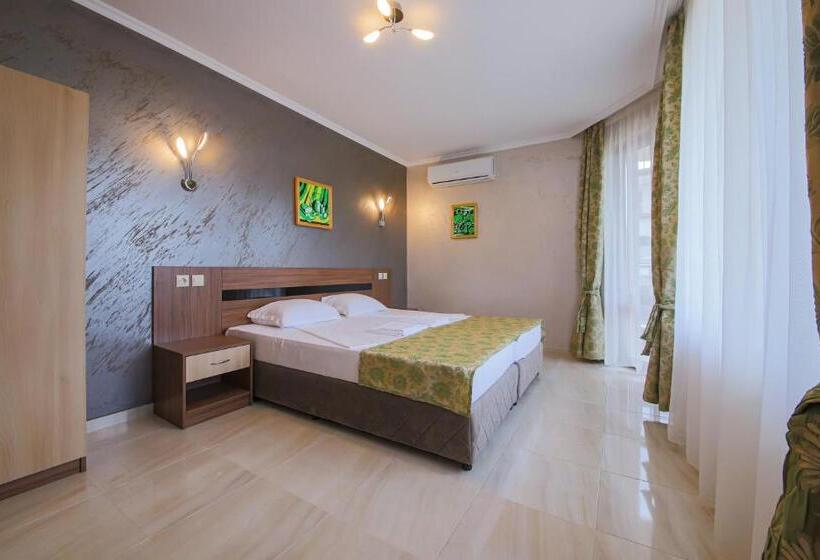 اتاق لوکس با بالکن, Guesthouse Phoenix