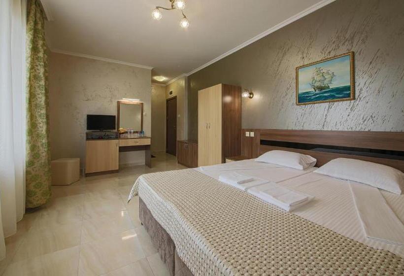 اتاق لوکس با بالکن, Guesthouse Phoenix