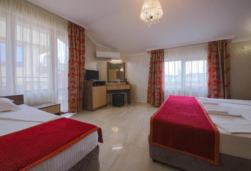 اتاق لوکس سه تخته, Guesthouse Phoenix