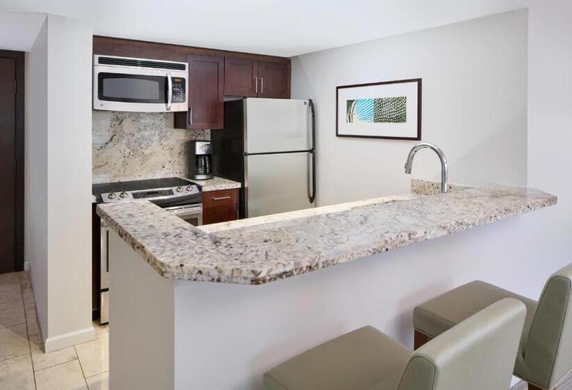 2 Bedroom Deluxe Apartment Sea View, Ilikai Hotel & Luxury Suites