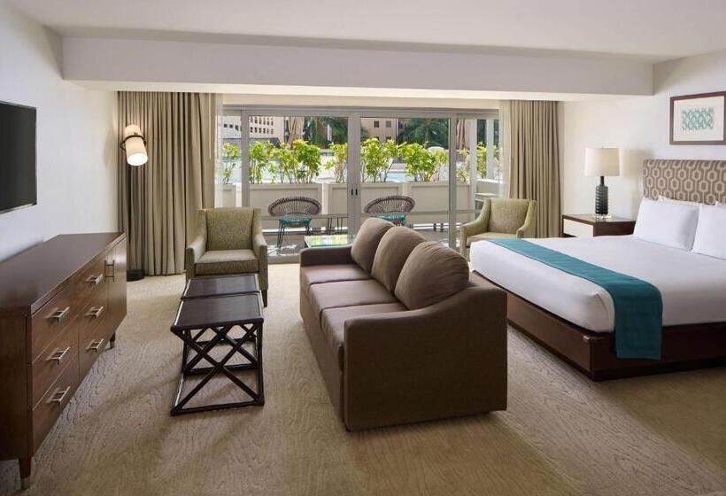 سوئیت جونیور دولوکس با چشم‌انداز استخر, Ilikai Hotel & Luxury Suites