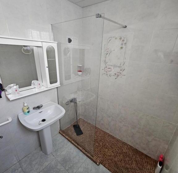 标准三人间, Hostal Sevillana Costa