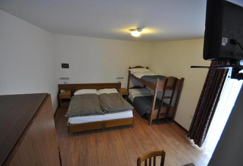 חדר סטנדרט לשלושה, Albergo Sciatori