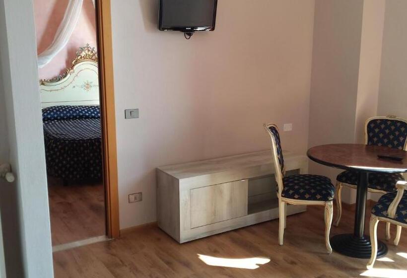 سوییت جونیور با چشم‌انداز دریاچه, Garda Sol Spa Hotel & Appartamenti