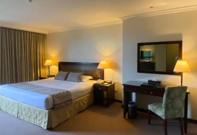 디럭스 스위트, Herald Suites Solana