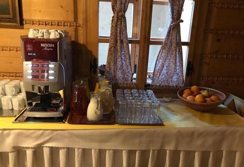 غرفة سوبيريور رباعية, Koliba