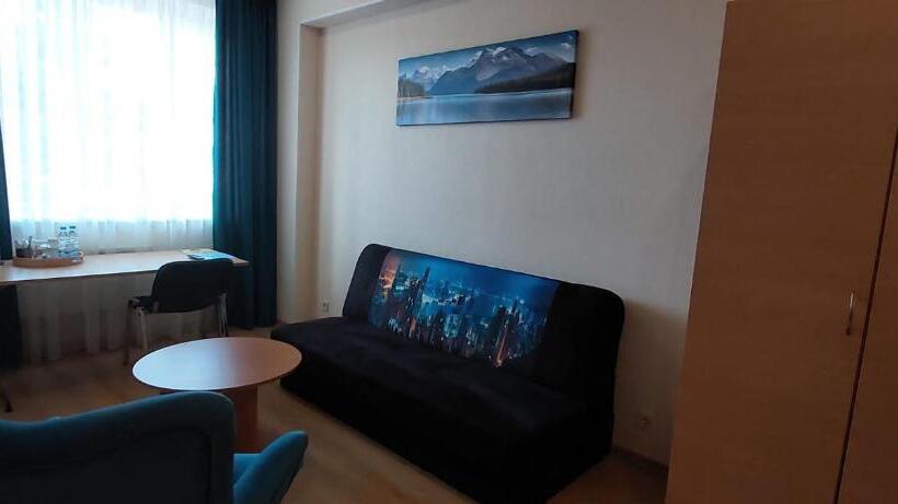 سوییت, Sky High Hotel Airport 200 Meters From The Terminal