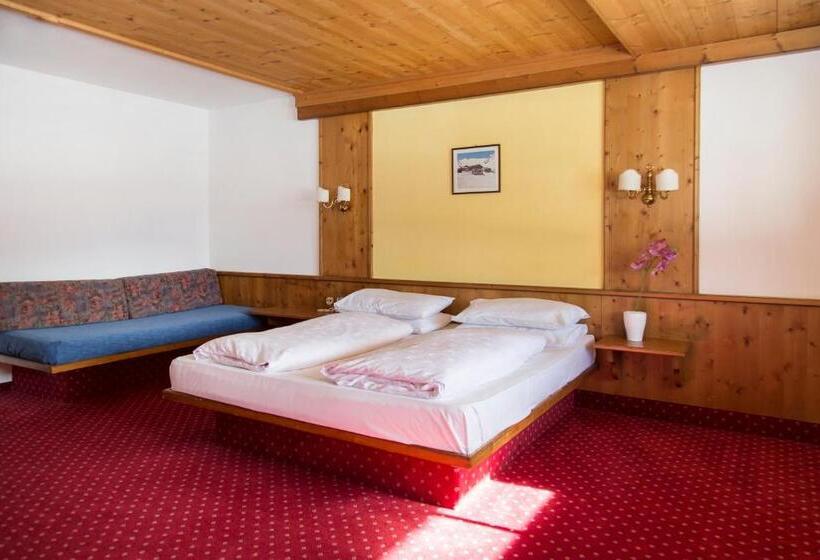 Номер Стандарт Трехместный, Sporthotel Kurzras