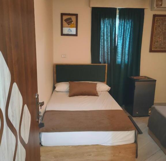 اتاق استاندارد یک نفره, Matto Pyramids View Inn