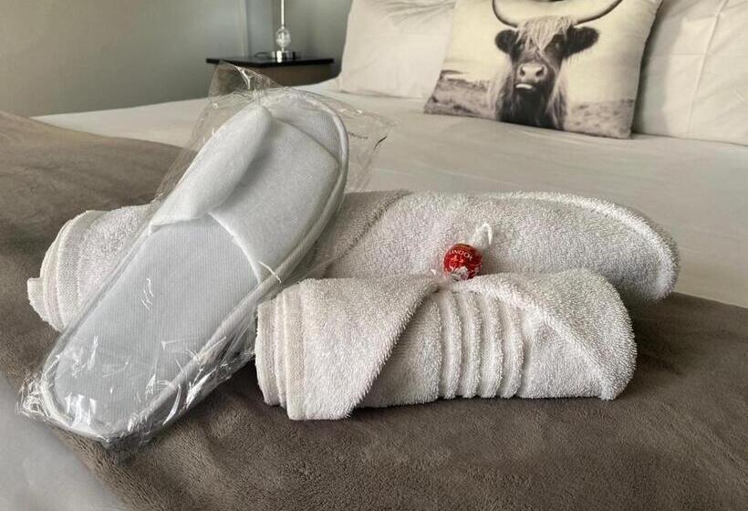 Семейный Номер, Cottonwood Guesthouse Oasis