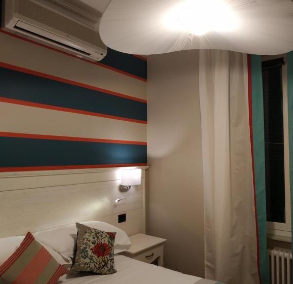 اتاق استاندارد, La Camogliese