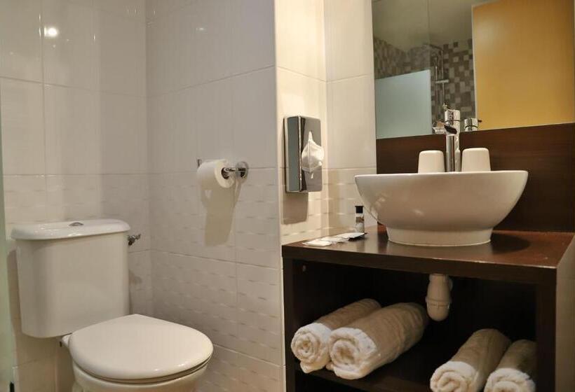 اتاق استاندارد با چشم‌انداز کوهستان, Sowell Hotels Mont Blanc Et Spa
