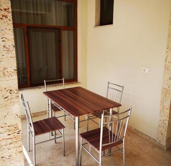 패밀리 방갈로, Brize Guest House