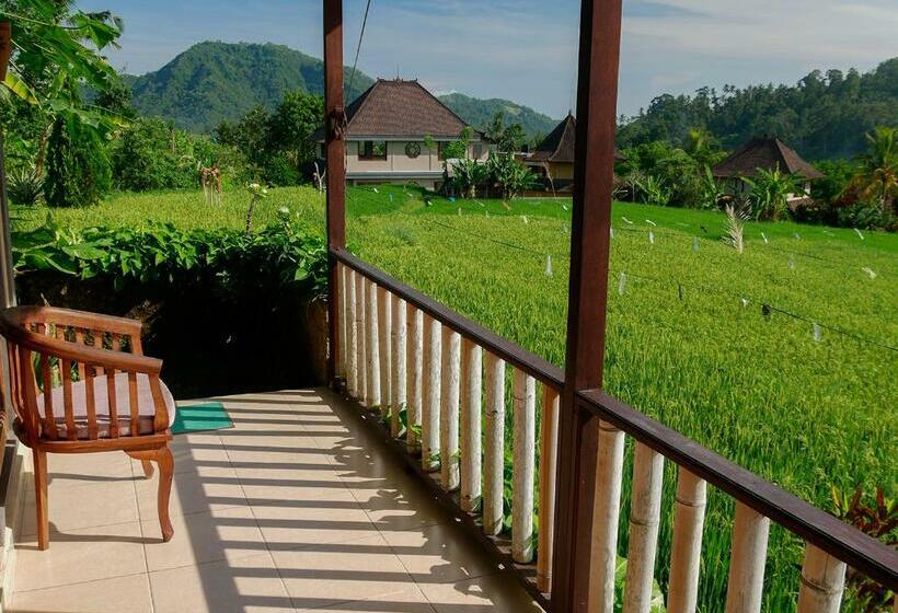 스탠다드 방갈로, Embang Homestay