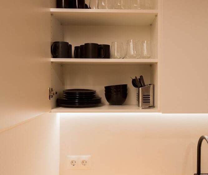 اتاق اقتصادی داخلی, Cristina Enea Rooms