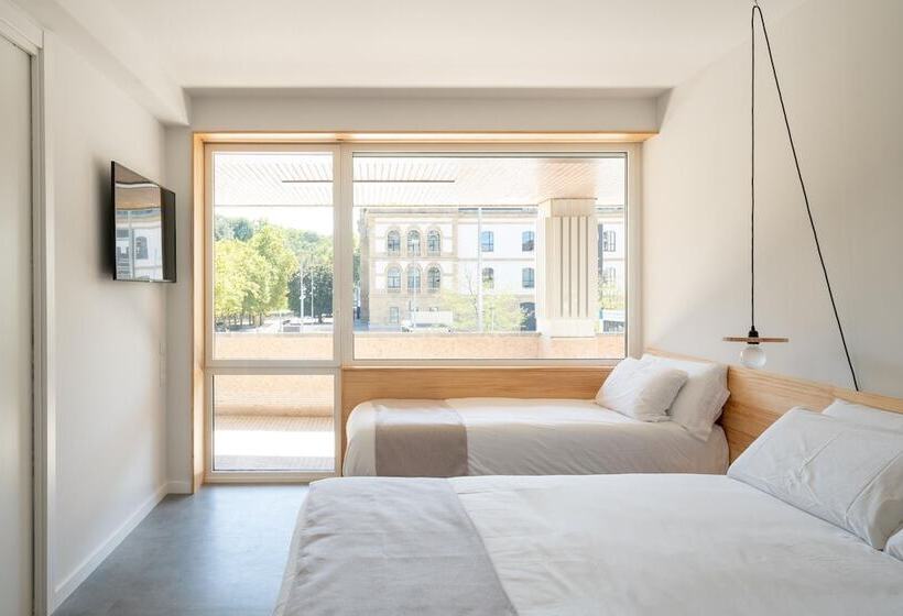 اتاق سوپریور با چشم‌انداز شهر, Cristina Enea Rooms