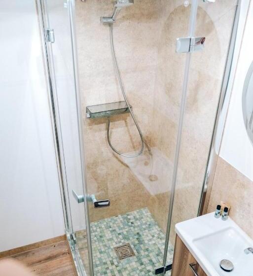 اتاق استاندارد, Adelheid Hotel Garni